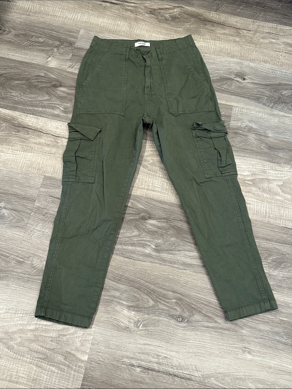 Kenzie Green Cargo Utility Pants 4/27 EUC